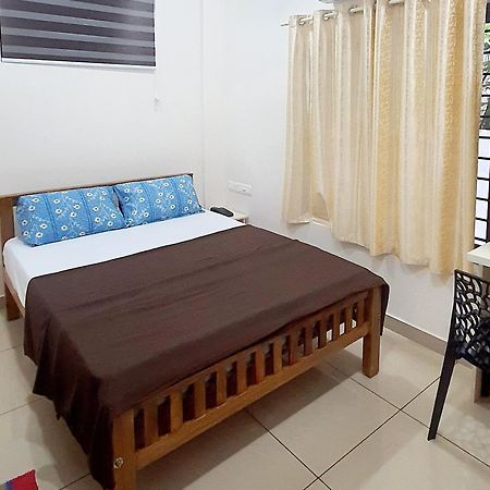 Villa Uthram Residency à Kochi Extérieur photo