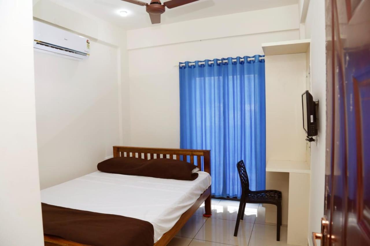 Villa Uthram Residency à Kochi Extérieur photo