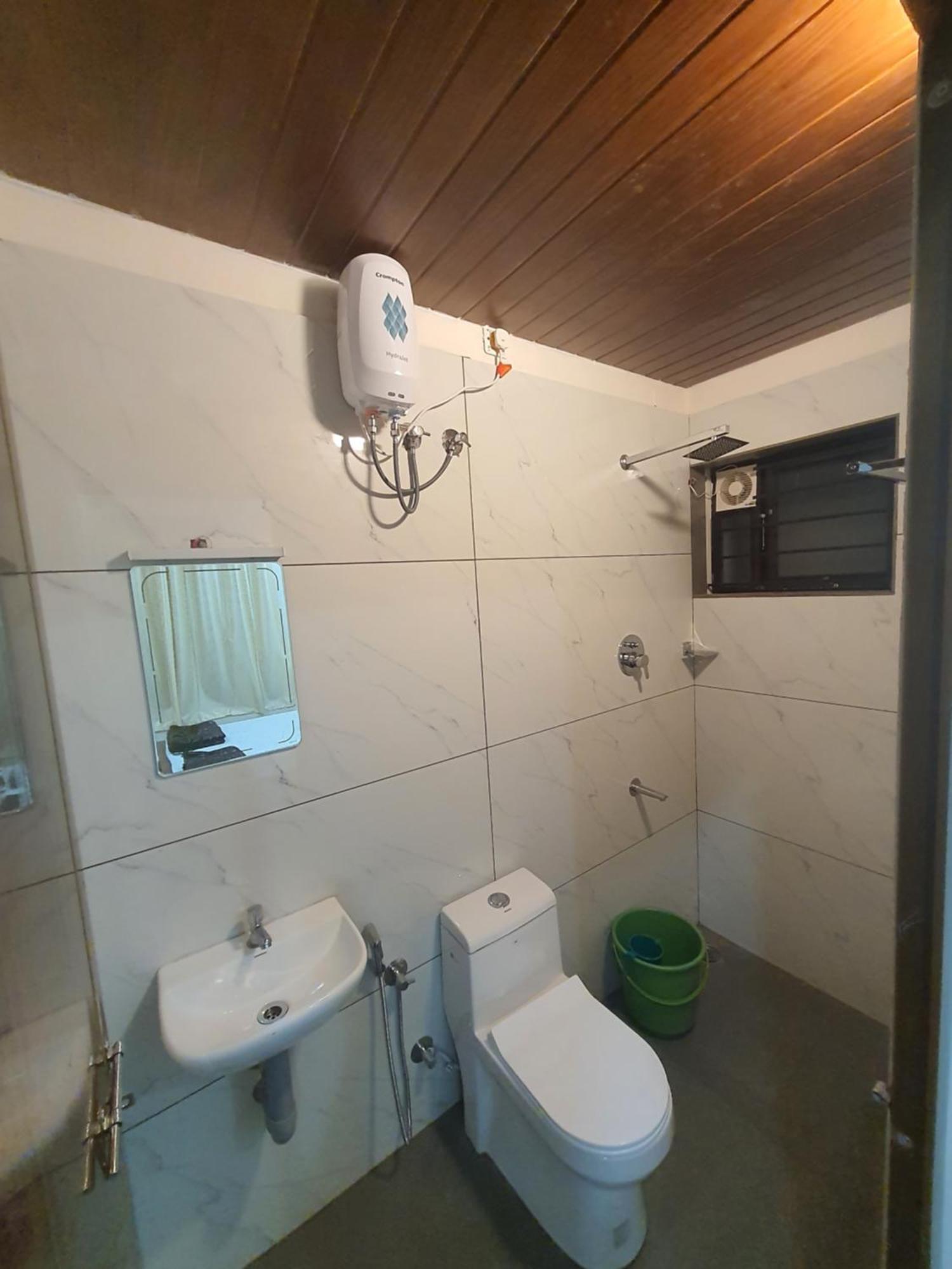 Villa Uthram Residency à Kochi Extérieur photo